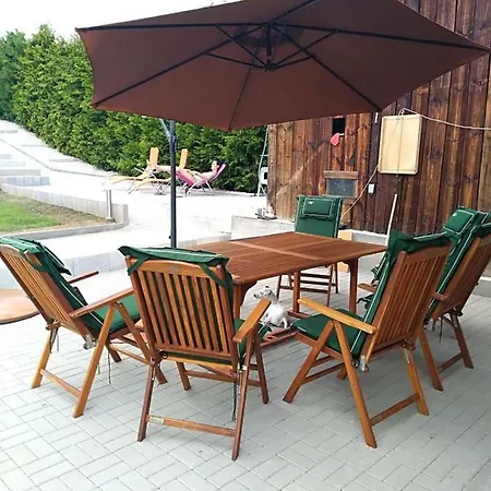 Domcek U Kubanov * Bešeňová